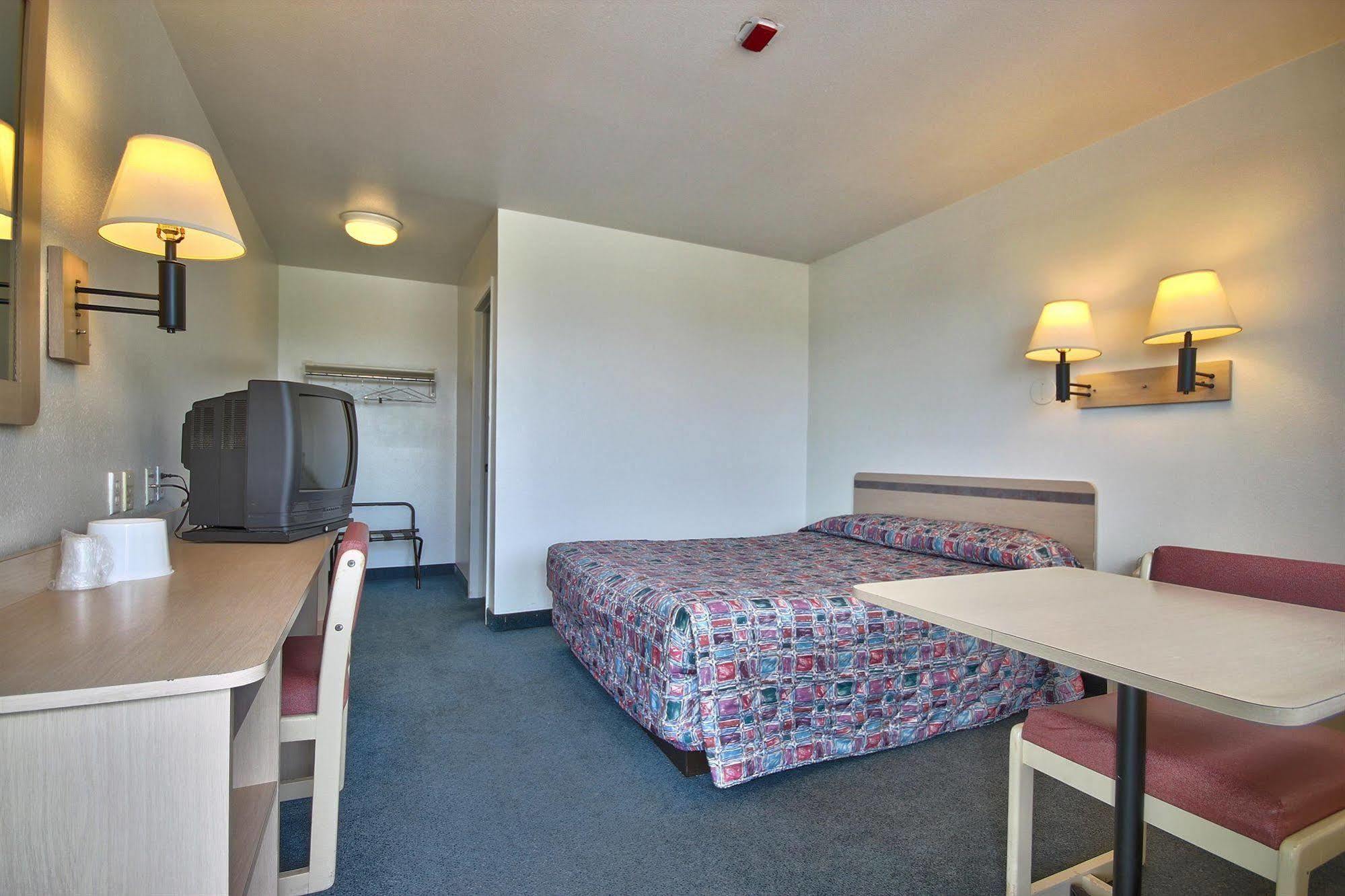 America'S Best Value Inn & Suites-Helena Extérieur photo
